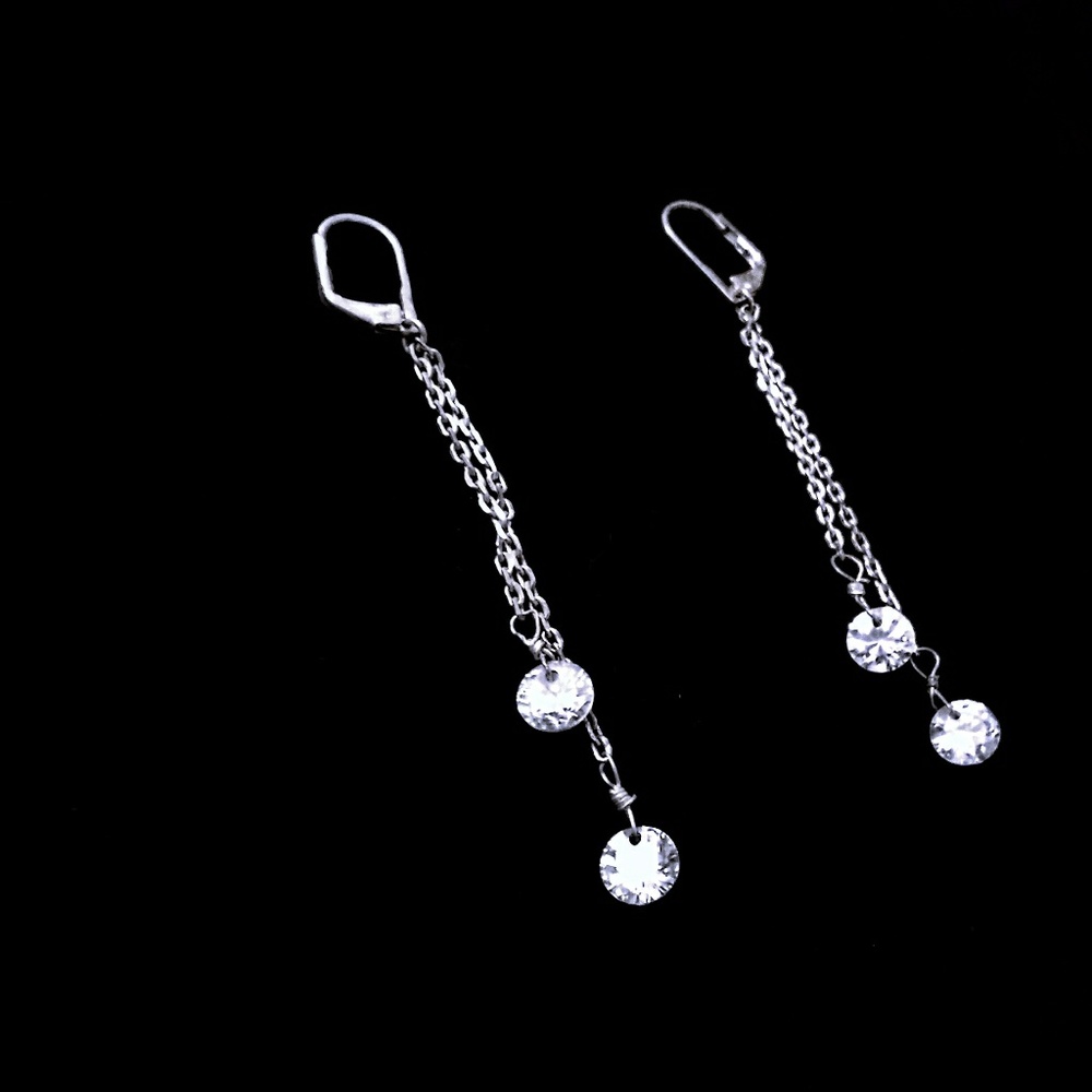 Nwot Dangle Diamond Crystal Silver Earrings
